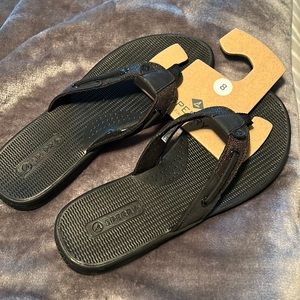 Sperry sea fish flip flops